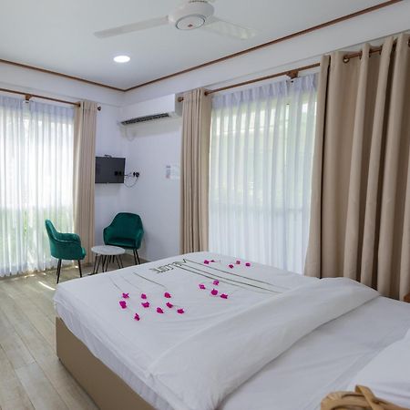 Hotel Nihaali Maldives Kudarikilu Exterior foto